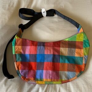 NWT BAGGU Medium Madras Crescent Bag
